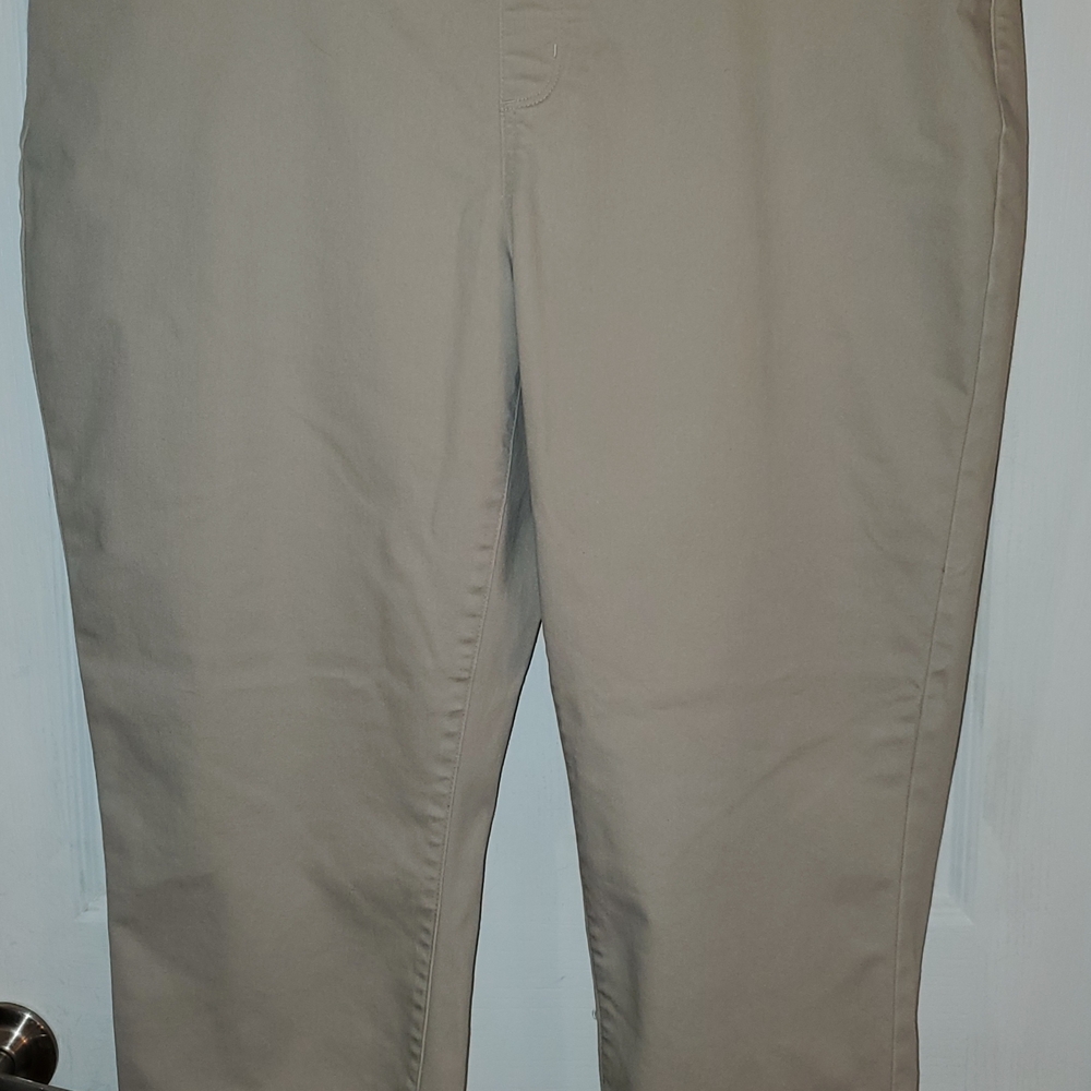 Kim Rogers Women's 16s Khaki Stretch Cropped Pants